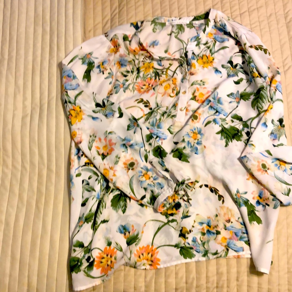Floral beige long sleeve blouse xl gently worn